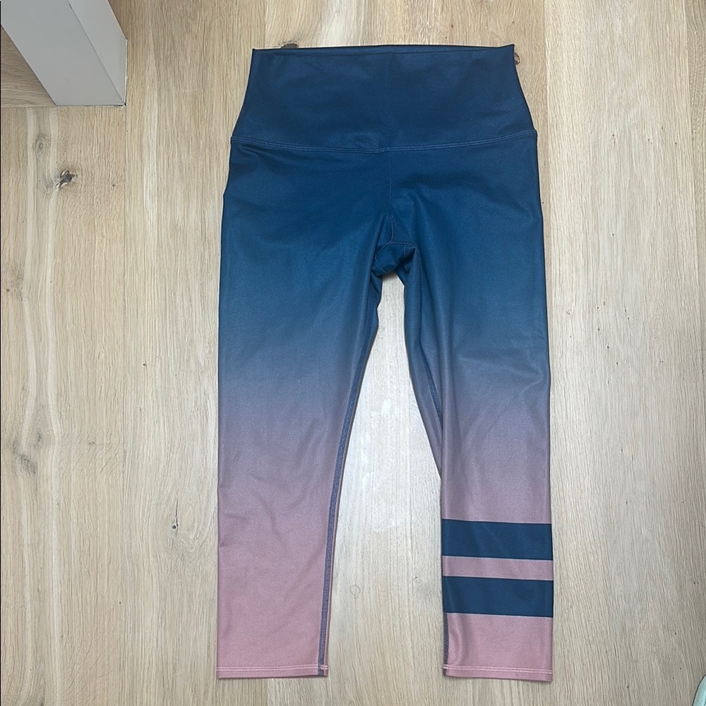 ALO Yoga Womena Gradient Leggings - Navy and Blush